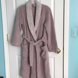 Ulta Women’s Long Sleeve Belted Robe. Light Purple/lavender. Size S/M